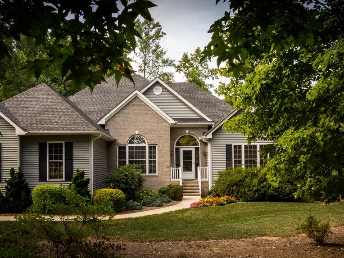 Heritage bungalow on a large plot